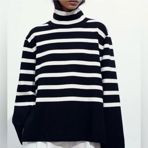 H&M Black & White Striped Mock Turtleneck Sweater – XL